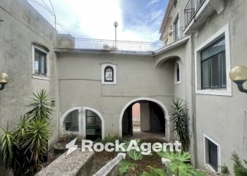 Cortile interno - Stabile - Palazzo via le Piazze, 27, Giffoni Sei Casali - foto 24