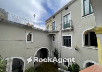 Cortile interno - Stabile - Palazzo via le Piazze, 27, Giffoni Sei Casali - foto 26
