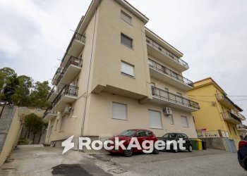 Facciata - Trilocale via Aquileia, 39, Catanzaro - foto 37