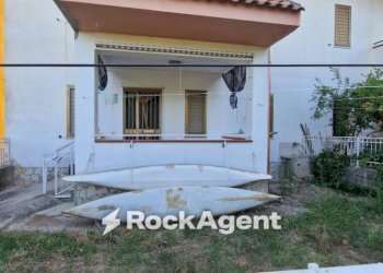 Giardino - Three-room apartment via delle Dalie, 17, Sellia Marina - photo 17