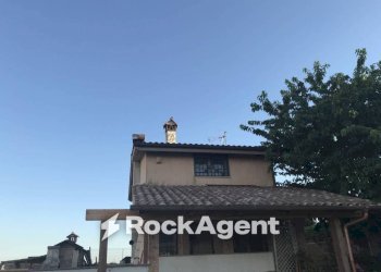 Facciata - Villa via Grotte di Postumia, Anguillara Sabazia - foto 2