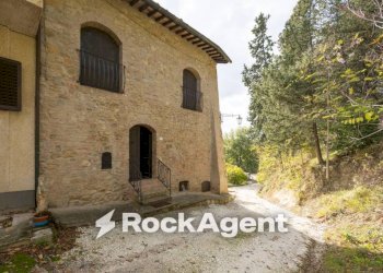 Facciata - Stable - Palace strada Comunale di Catignano, Gambassi Terme - photo 1