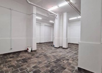 Interno non residenziale - Magazzino via Barriera del Bosco, 20, Sant'Agata Li Battiati - foto 2