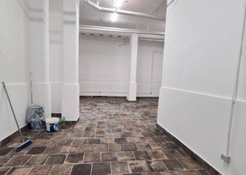 Interno non residenziale - Magazzino via Barriera del Bosco, 20, Sant'Agata Li Battiati - foto 3