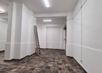 Interno non residenziale - Magazzino via Barriera del Bosco, 20, Sant'Agata Li Battiati - foto 4