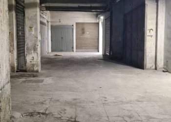Posto macchina - Magazzino via Barriera del Bosco, 20, Sant'Agata Li Battiati - foto 6