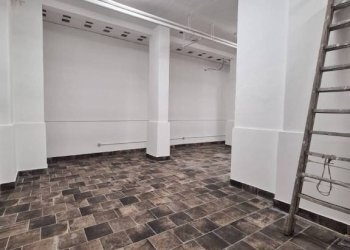Interno non residenziale - Magazzino via Barriera del Bosco, 20, Sant'Agata Li Battiati - foto 8