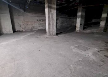 Posto macchina - Magazzino via Barriera del Bosco, 20, Sant'Agata Li Battiati - foto 13