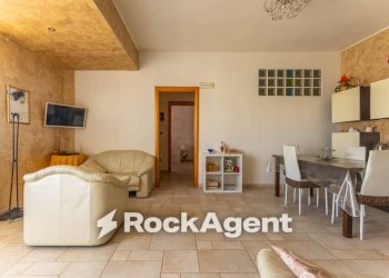 Salone - Three-room apartment via Vincenzo Bellini, 3, Bitonto - photo 2