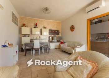 Salone - Three-room apartment via Vincenzo Bellini, 3, Bitonto - photo 4
