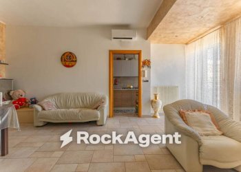 Salone - Three-room apartment via Vincenzo Bellini, 3, Bitonto - photo 6