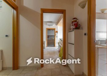 Disimpegno - Three-room apartment via Vincenzo Bellini, 3, Bitonto - photo 9
