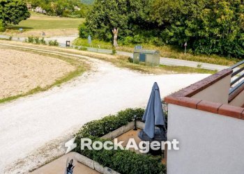 Zona - Three-room apartment Frazione Isola Centipera, Genga - photo 24
