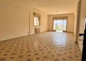 Cucina - Four-room apartment corso Pietro Pisani, 294, Palermo - photo 4