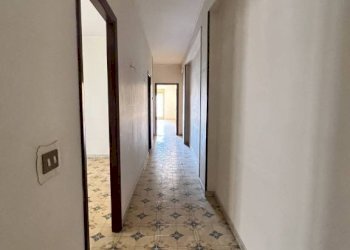 Corridoio - Four-room apartment corso Pietro Pisani, 294, Palermo - photo 13