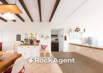Salone - Three-room apartment via Campenave, 76, Genova (neighborhood Voltri) - photo 12