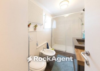 Bagno - Three-room apartment via Campenave, 76, Genova (neighborhood Voltri) - photo 19