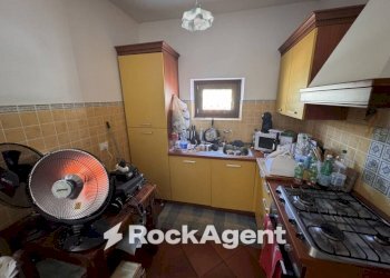 Cucina - Two-room apartment via Valle Maggiore, lucoli, Lucoli - photo 8