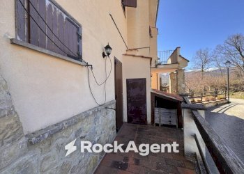 Cortile interno - Two-room apartment via Valle Maggiore, lucoli, Lucoli - photo 14