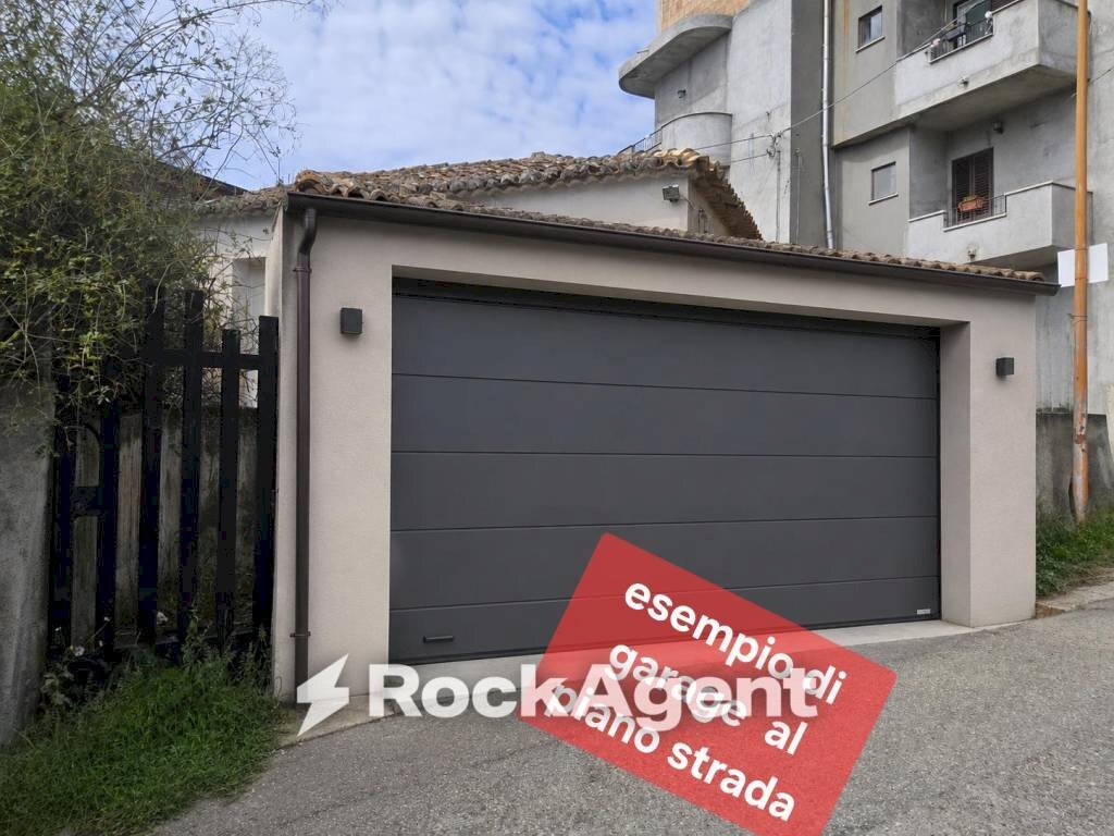 Box auto - Independent house Siderno - photo 2