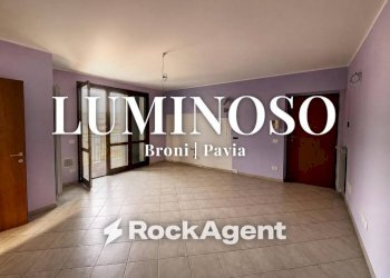 Cucina - Trilocale via Romera Vecchia, 25, Broni - foto 1