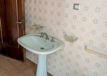 Bagno - Quadrilocale via Cassia, 106, Acquapendente - foto 11