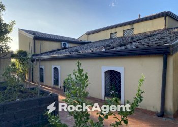 Facciata - Rustico via Millicucco, Piedimonte Etneo - foto 4