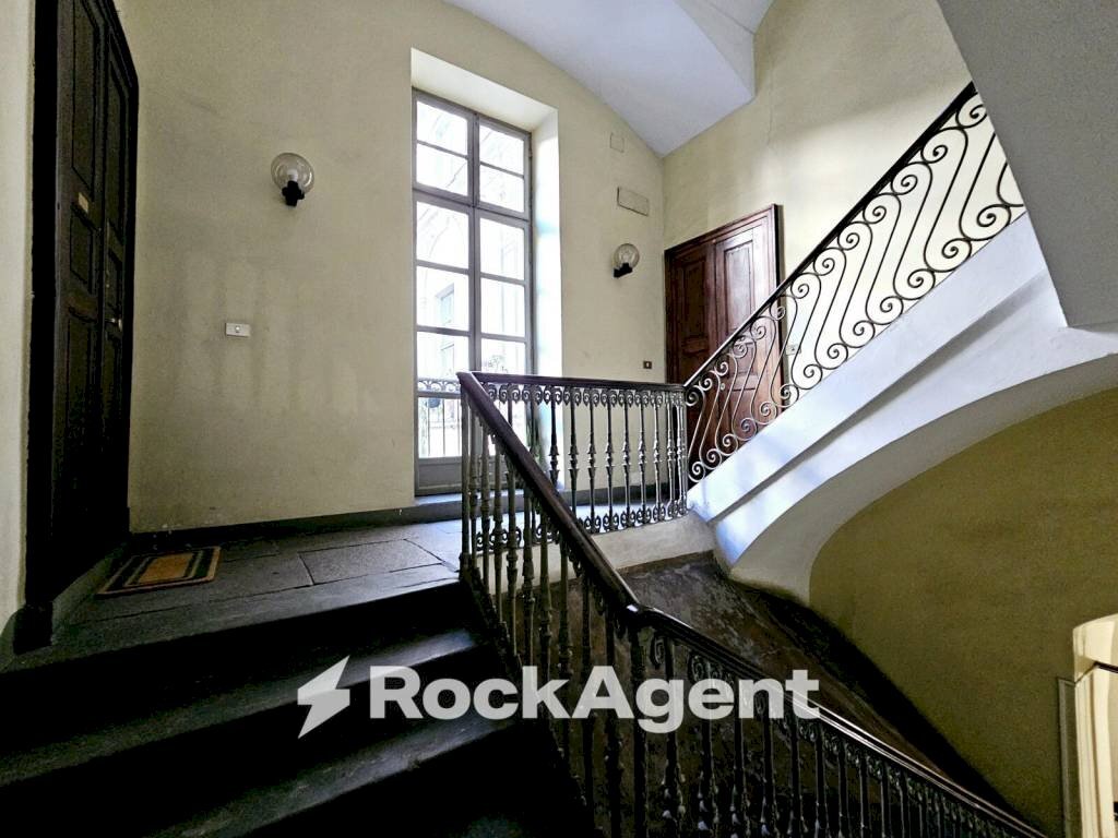 Interno palazzo - Two-room apartment via Gian Francesco Bellezia, 7, Torino (neighborhood Centro) - photo 3