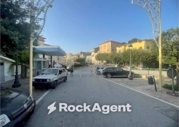 Zona - Shop piazza Umberto I, Altavilla Silentina - photo 5
