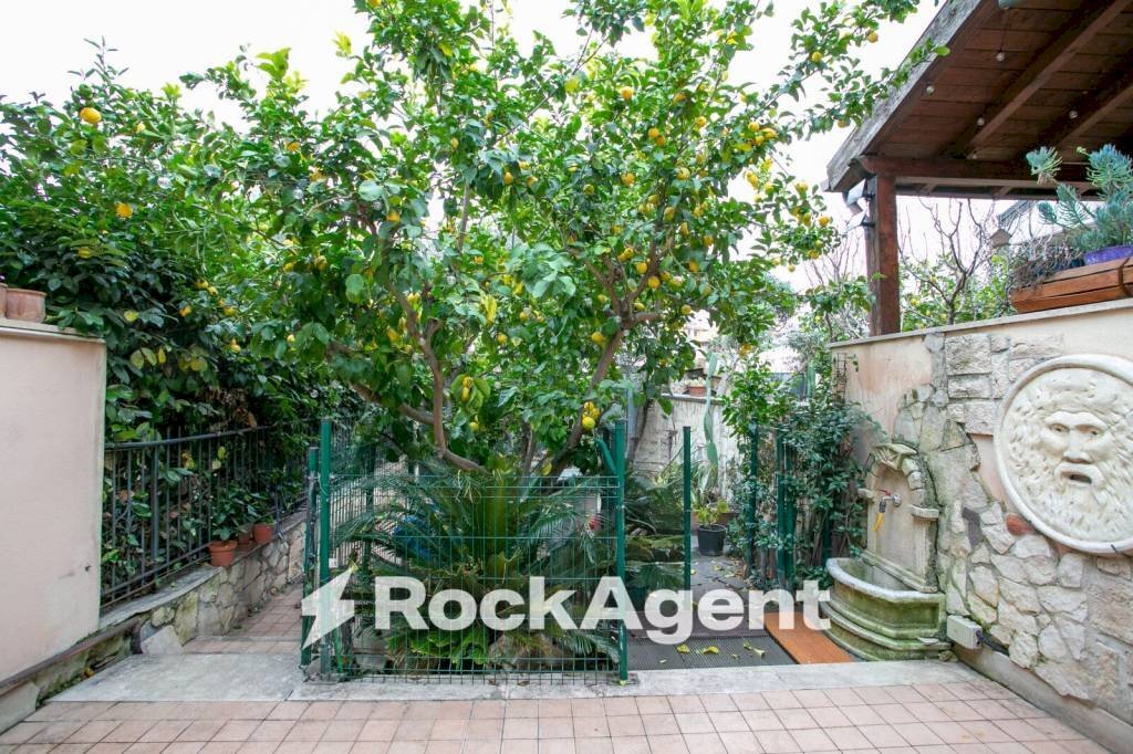 Terrazzo - Villa a Schiera viale Valle dell'Aniene, Guidonia Montecelio - foto 3
