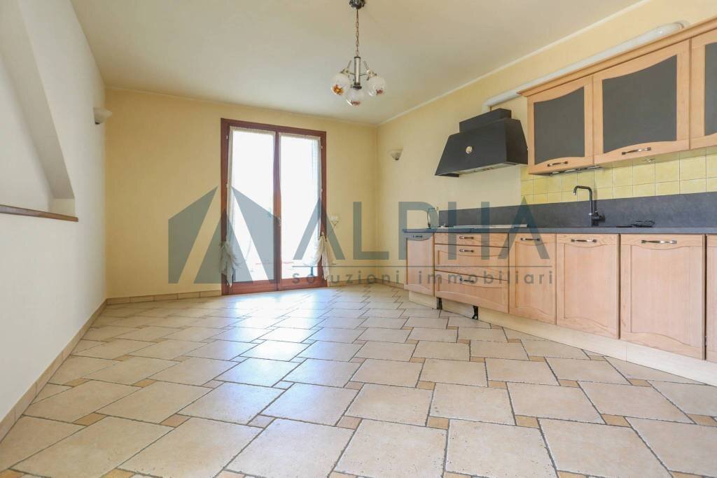 Cucina - Trilocale via Madonna del Pozzo, Mercato Saraceno - foto 2
