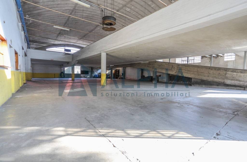 Interno non residenziale - Capannone viale Amerigo Vespucci, Forlì - foto 3