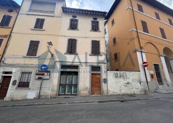 Facciata - Casa indipendente piazza Guglielmo Marconi, 4, Dovadola - foto 19