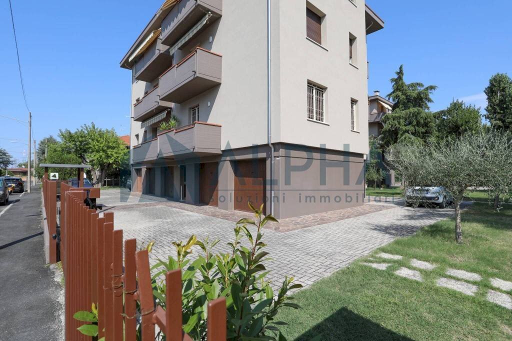 Zona - Three-room apartment via Domokos, Forlì - photo 3