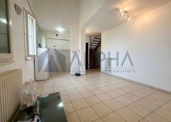 Veranda - Three-room apartment via Tombe, Russi - photo 2