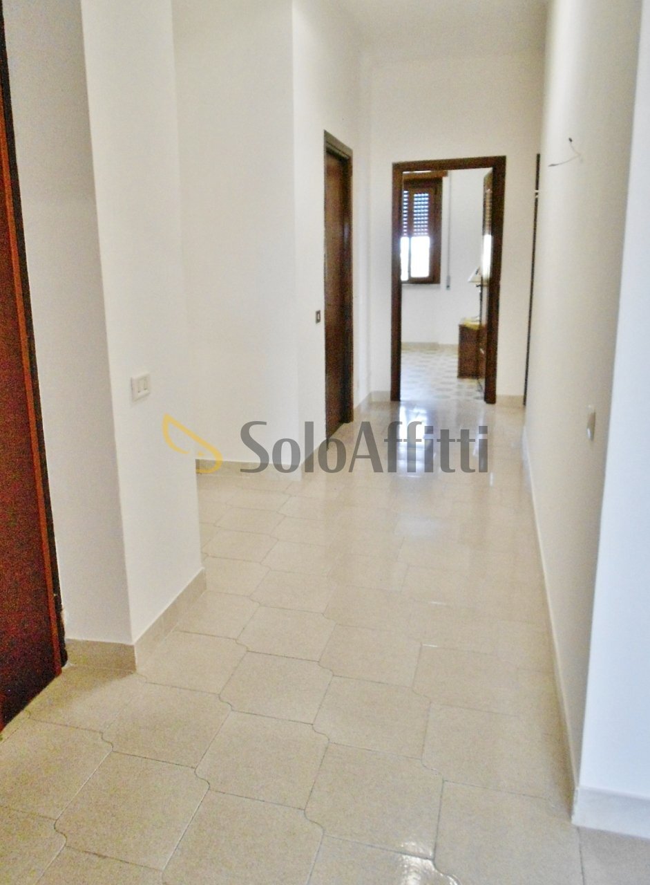 Fiumicino, paese - quadrilocale semiarredato - Four-room apartment Via Cardinal Lambruschini, Fiumicino - photo 2