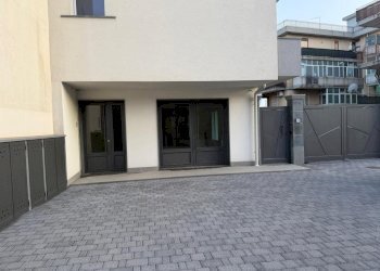 WhatsApp Image 2026-08-27 at 16.41.32 (13) - Commercial Premises Via G. Marconi 9, Tremestieri Etneo - photo 2