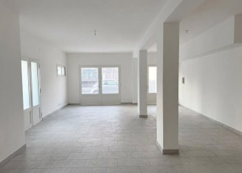 1 - Commercial Premises Via G. Marconi 9, Tremestieri Etneo - photo 3