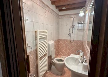 WhatsApp Image 2026-08-28 at 10.04.26 (2) - Porzione di casa Camaiore - foto 8