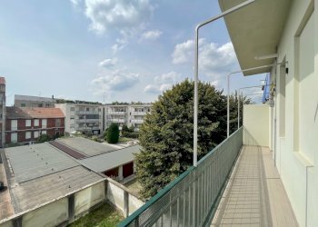 facciata interna hd - Appartamento Via Mario Campagnoli 7, Novara - foto 9