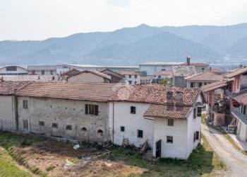 Three-room apartment Via vecchia della valle, Revello - photo 19