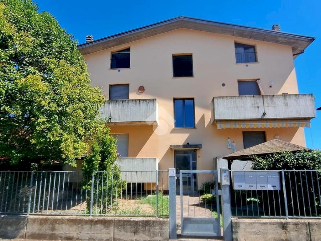 Three-room apartment Via Raffaello, Medesano - photo 1