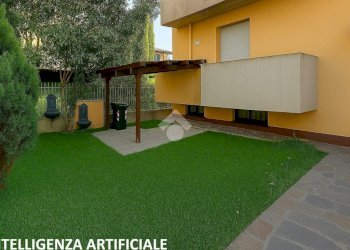 Three-room apartment Via Raffaello, Medesano - photo 2