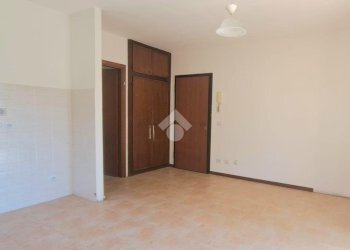 Three-room apartment Via Raffaello, Medesano - photo 9