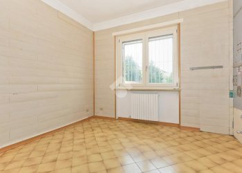 Three-room apartment Int. Strada Genova, Moncalieri - photo 4