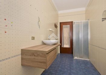 Three-room apartment Int. Strada Genova, Moncalieri - photo 6
