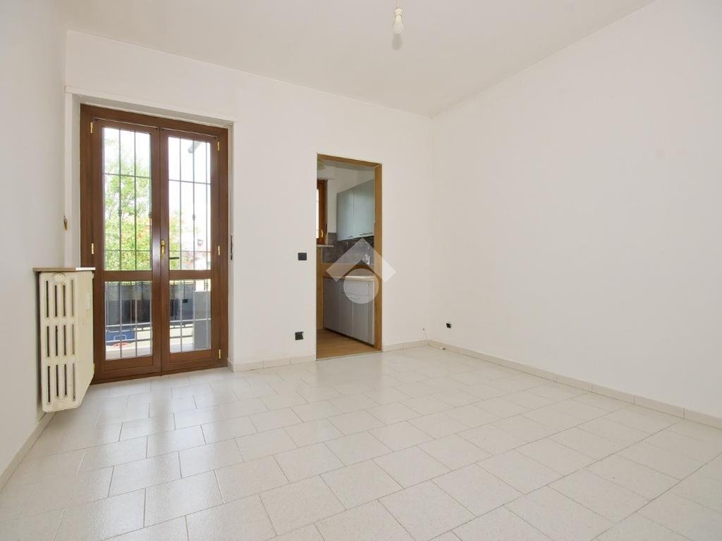 Three-room apartment Int. Strada Genova, Moncalieri - photo 2