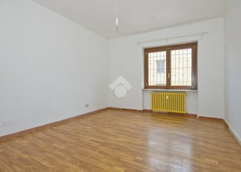 Three-room apartment Int. Strada Genova, Moncalieri - photo 12