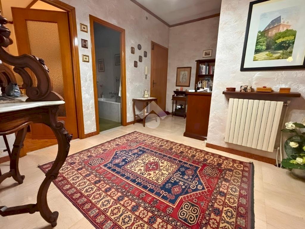 Three-room apartment Strada Cenasco, Moncalieri - photo 3
