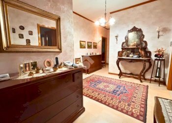 Three-room apartment Strada Cenasco, Moncalieri - photo 2